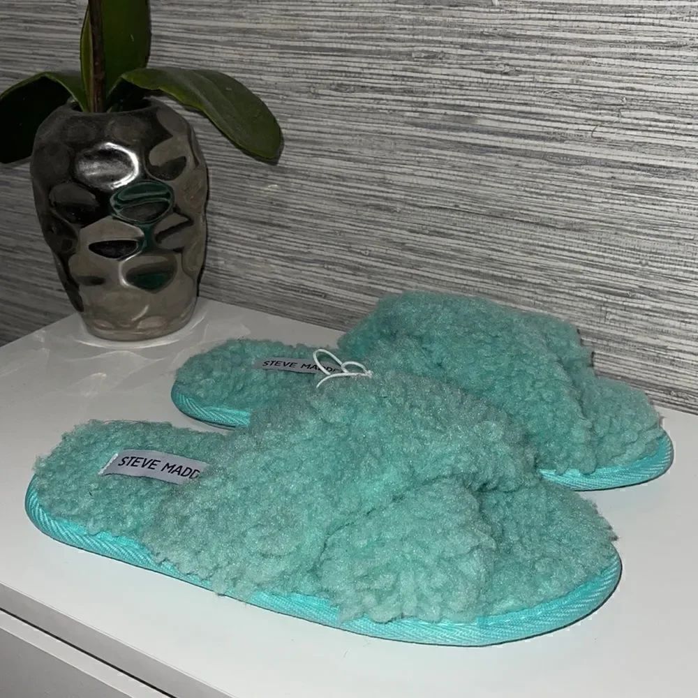 Steve Madden | peaceful faux fur slide